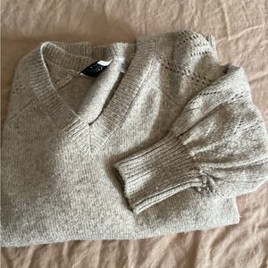 Elie Tahari Tan V-Neck Sweater Cozy Knit
